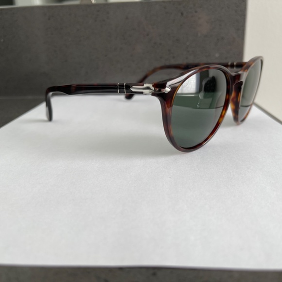 Brand New - Persol PO3152S  52mm Dark Tortoise / Grey Lenses New Sunglasses - Picture 8 of 13